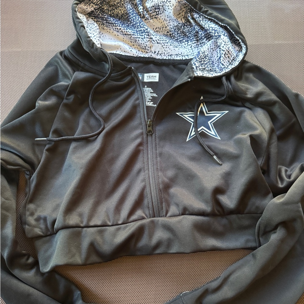 Dallas Cowboys black cropped hooded sweatshirt small